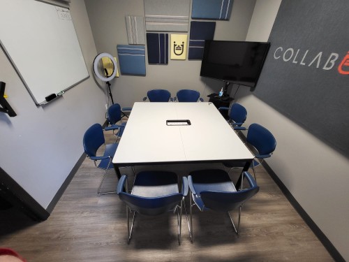 Boardroom Small Meeting Room- Image 2